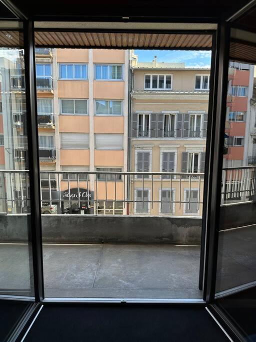 Appt De Standing Centre Ville Тарб Экстерьер фото